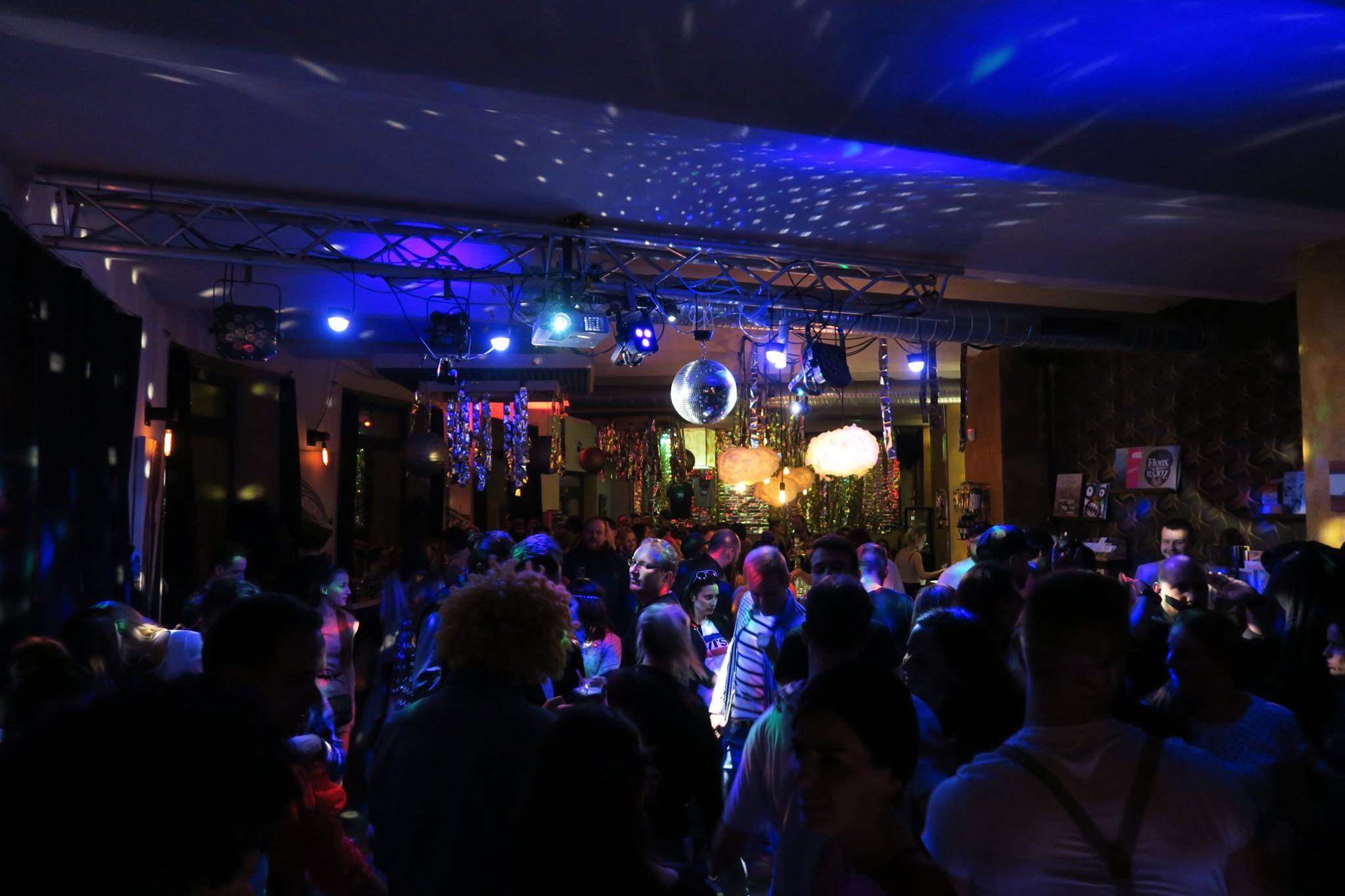 29792488 1792235210815318 474266120073773056 n | Music Club: Concert at Dock!